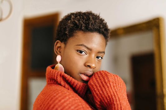 How to Safely Stretch Natural Hair Heat-Free